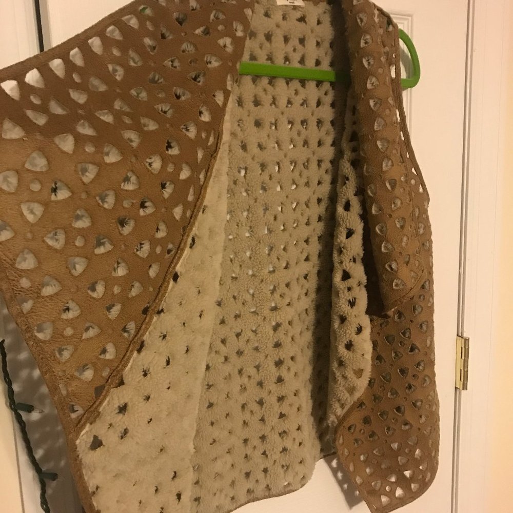 Dylan Vest - image 2